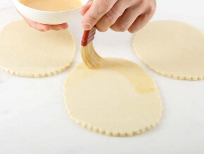 Cutting puff pastry carefully is essential to ensure uniform pieces and perfect results.